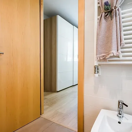 Apartment Family By Lofties *
